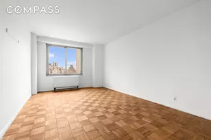 300 E 74th St, New York City, NY 10021 - Photo 5