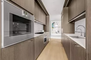 301 E 50th St, New York City, NY 10022 - Photo 5