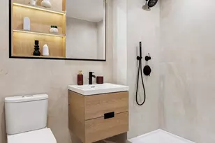 25-23 Newtown Ave, New York City, NY 11102 - Photo 7