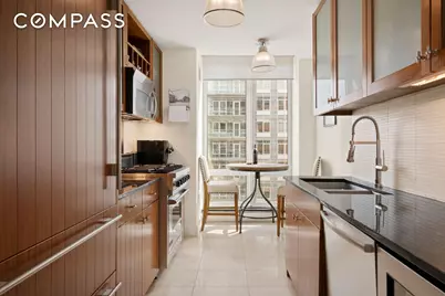 250 E 53rd Street #2702, New York, NY 10022 - Photo 3