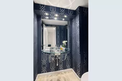 176 E 71st Street #8D, New York City, NY 10021 - Photo 13