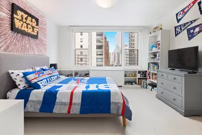 176 E 71st Street #8D, New York City, NY 10021 - Photo 5