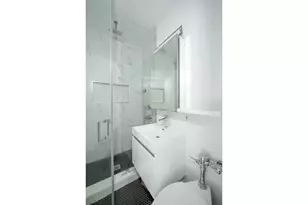 237 E 54th St, New York City, NY 10022 - Photo 3