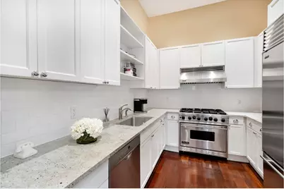 2112 Broadway #4B, New York, NY 10023 - Photo 3
