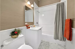 2112 Broadway, New York, NY 10023 - Photo 9