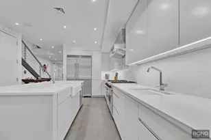 238 W 74th St, New York City, NY 10023 - Photo 7