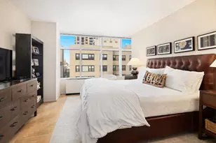 160 W 66th St, New York City, NY 10023 - Photo 3