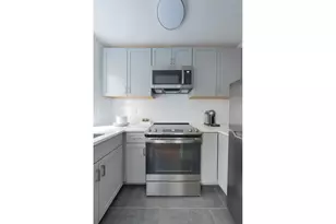 433 E 51st St, New York City, NY 10022 - Photo 3