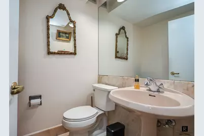 7 Gramercy Park W #2-B, New York, NY 10003 - Photo 9