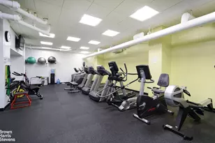 200 E 27th St, New York City, NY 10016 - Photo 11