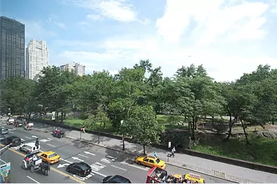 160 Central Park S #404, New York City, NY 10019 - Photo 5