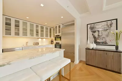 160 Central Park S #404, New York City, NY 10019 - Photo 3