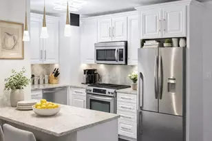 305 E 40th St, New York City, NY 10016 - Photo 5