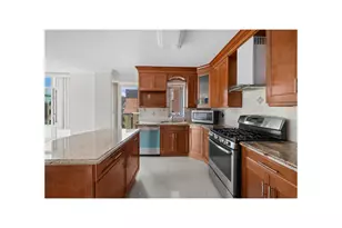 3511 Cambridge Ave, New York City, NY 10463 - Photo 5