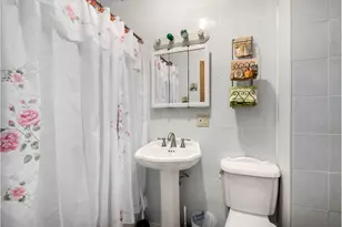 315 E 28th St, New York City, NY 11226 - Photo 11