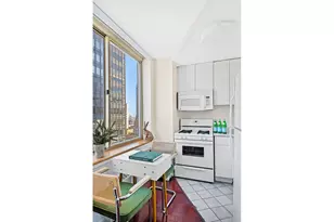 236 E 47th St, New York City, NY 10017 - Photo 5
