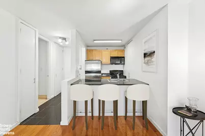 300 Albany Street #2D, New York City, NY 10280 - Photo 3