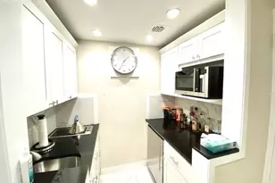 111 E 56th St, New York City, NY 10022 - Photo 5