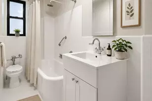 321 E 54th St, New York City, NY 10022 - Photo 9