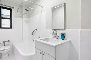 321 E 54th St, New York City, NY 10022 - Photo 9