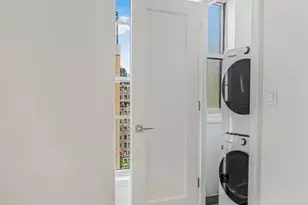 215 W 98th St, New York City, NY 10025 - Photo 5