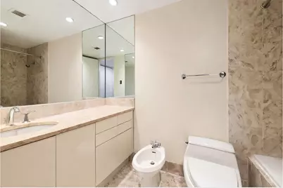 100 United Nations Plaza #8BC, New York City, NY 10017 - Photo 9