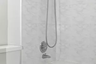 300 E 40th St, New York City, NY 10016 - Photo 9