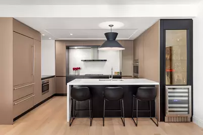 318 E 81st Street #6, New York City, NY 10028 - Photo 3