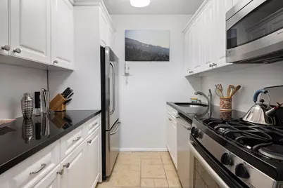 2025 Broadway #2A, New York City, NY 10023 - Photo 3