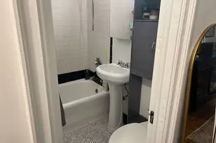 310 E 44th St, New York City, NY 10017 - Photo 5