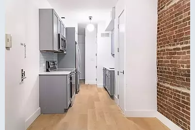 46-32 Vernon Boulevard #3A, New York City, NY 11101 - Photo 3