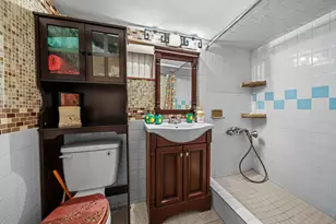 1647 E 49th St, New York City, NY 11234 - Photo 9