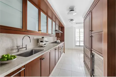 140 E 63rd Street #14B, New York City, NY 10065 - Photo 5