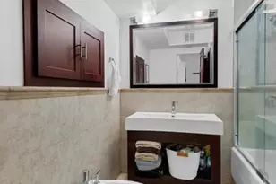 240 E 46th St, New York City, NY 10017 - Photo 5