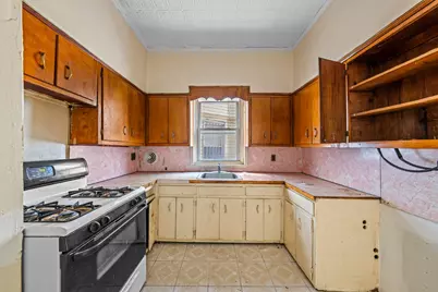 825 E 13th Street, New York City, NY 11230 - Photo 7