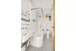 300 W 23rd St, New York City, NY 10011 - Photo 7