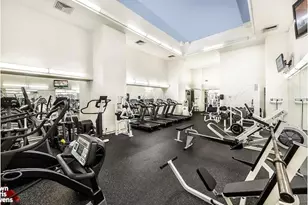 301 W 57th St, New York City, NY 10019 - Photo 11