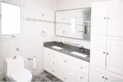 81-32 252nd Street, New York City, NY 11426 - Photo 13