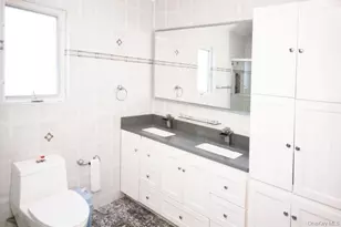 81-32 252nd St, New York City, NY 11426 - Photo 13