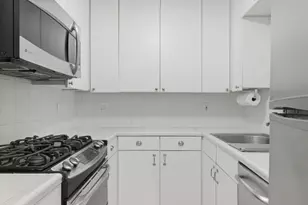 201 E 21st St, New York City, NY 10010 - Photo 5