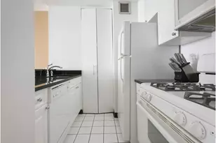 230 W 55th St, New York, NY 10019 - Photo 3