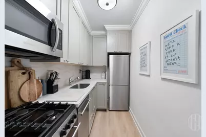 200 E 78th Street #7E, New York City, NY 10075 - Photo 9