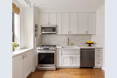 15 W 11th Street #3C, New York, NY 10011 - Photo 5