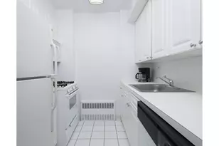 230 W 55th St, New York City, NY 10019 - Photo 3