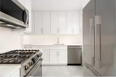 300 E 40th Street #27B, New York City, NY 10016 - Photo 11