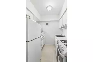 350 E 62nd St, New York City, NY 10021 - Photo 3