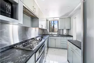 309 E 49th St, New York City, NY 10017 - Photo 3