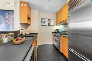 255 Hudson St, New York City, NY 10013 - Photo 3