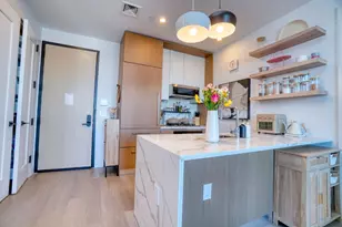 22-43 Jackson Ave, New York City, NY 11101 - Photo 9