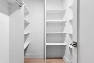 310 E 46th St, New York City, NY 10017 - Photo 5